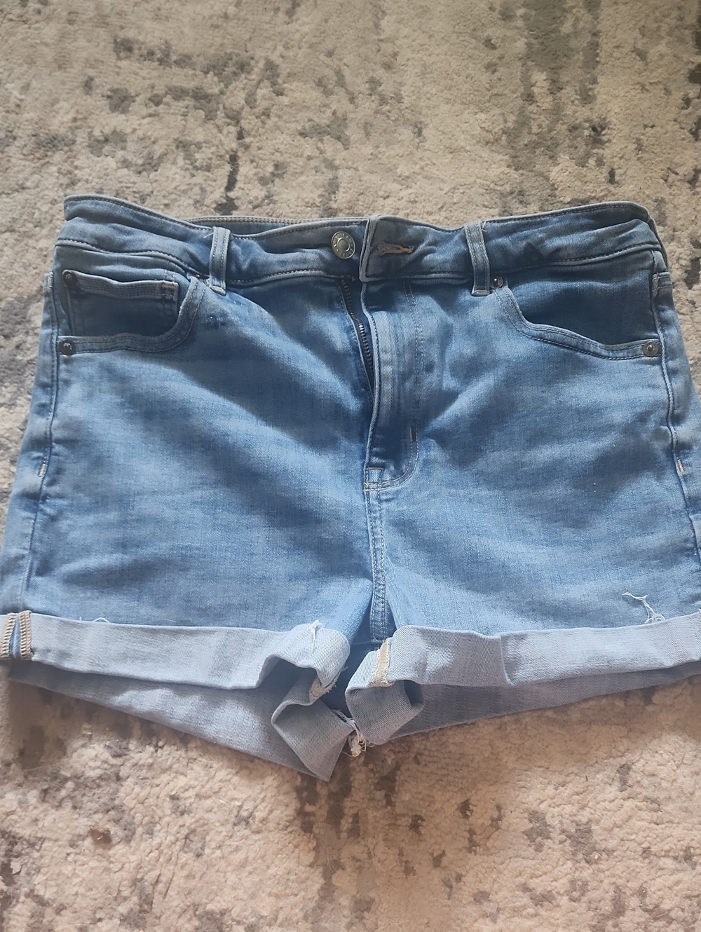 American Eagle Outfitters Light Wash Denim Roll-Cuff Shorts